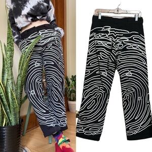 Hot Lava Thumbprint Work pant -Unisex
Wide Black White Print Size Small